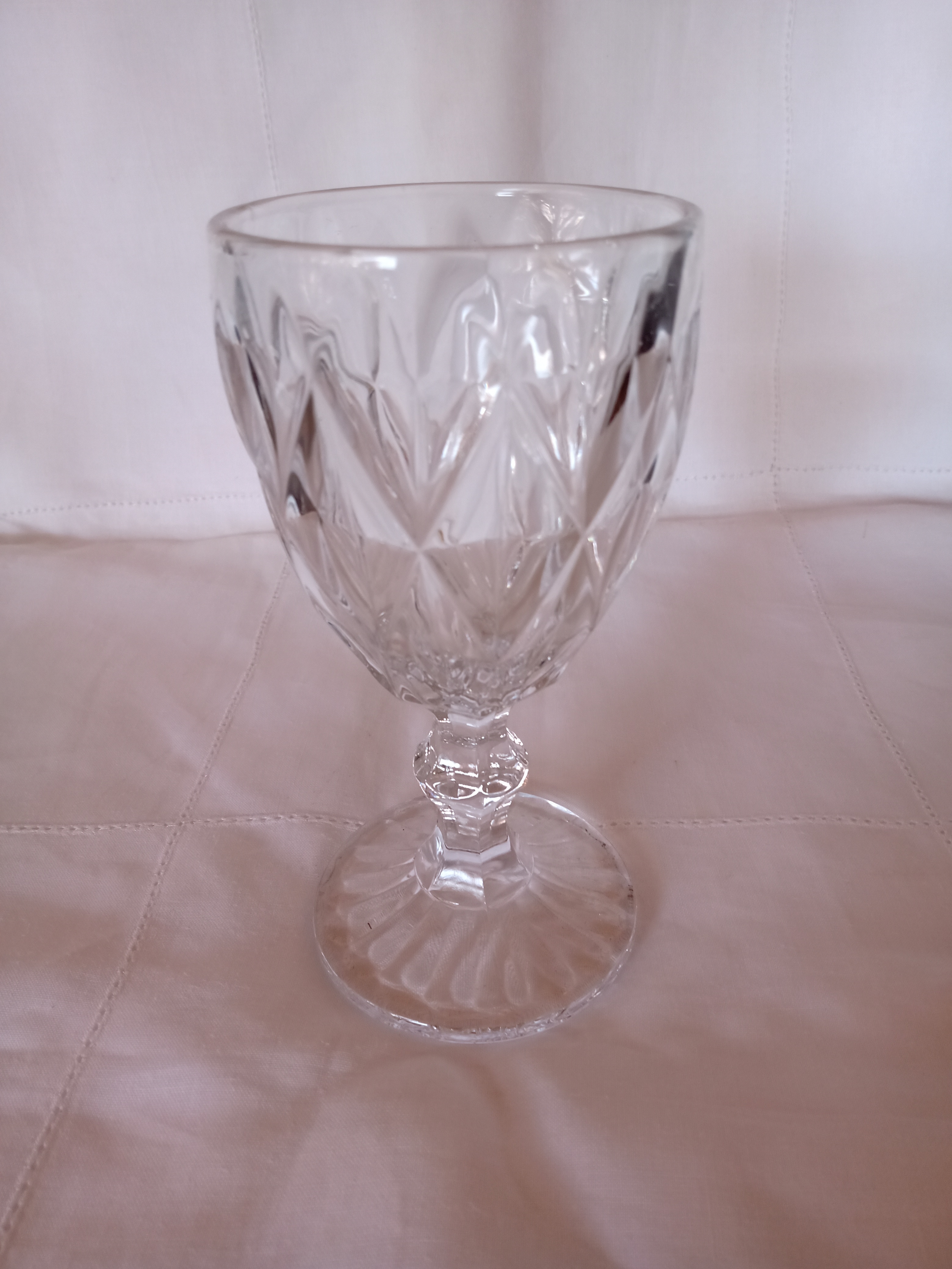 TAÇA BICO DE JACA TRANSPARENTE